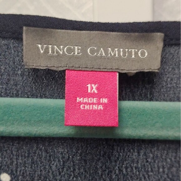 Vince Camuto Soho Pindot Flutter Sleeve Keyhole Blouse Sz 1X - Picture 9 of 11